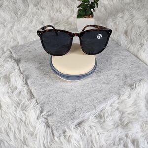 Foldable Tortoise Shell Sunglasses